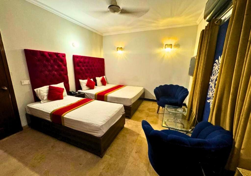 Doves Inn Hotel kalma Chowk — 2