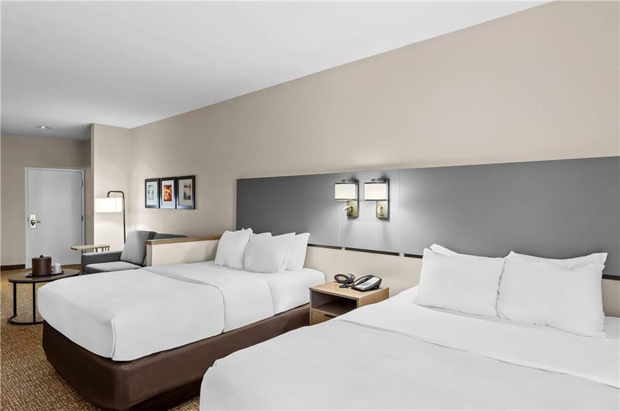 Comfort Suites Edinboro — 3