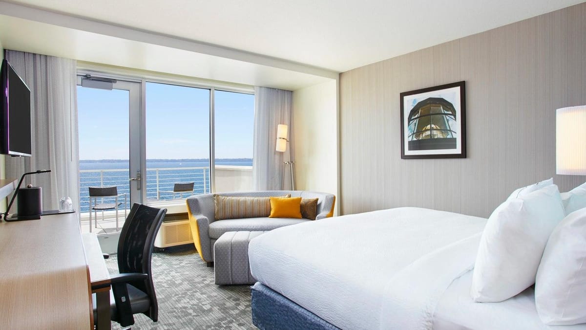 Courtyard by Marriott Erie Bayfront — 2