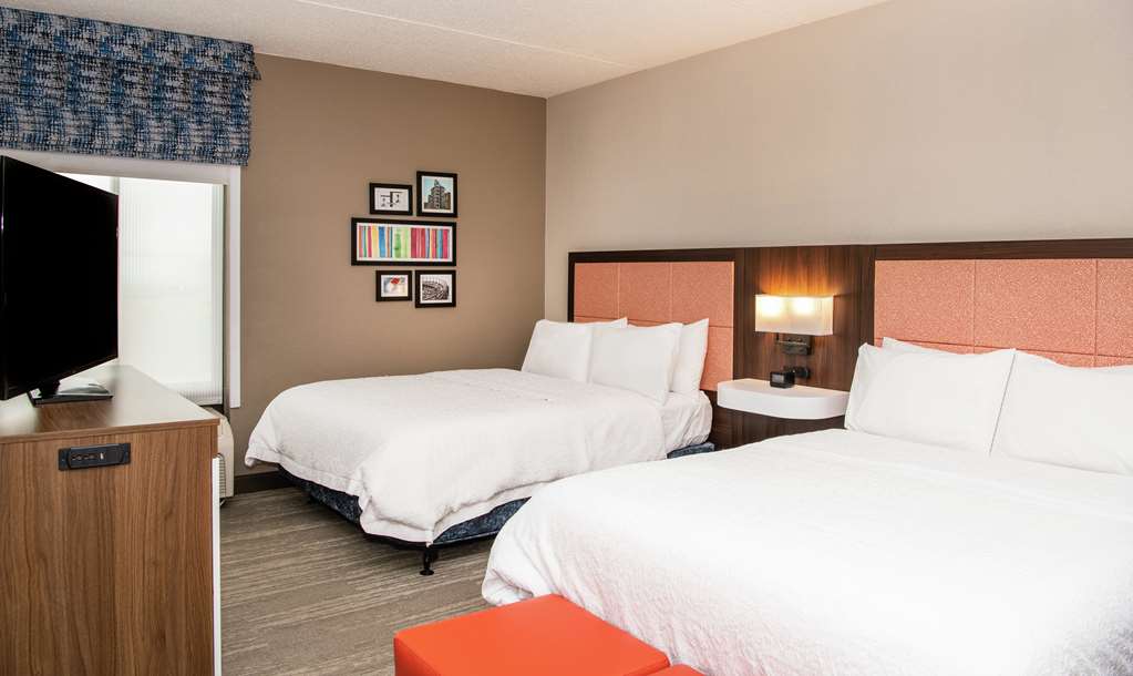 Hampton Inn Erie-South — 4