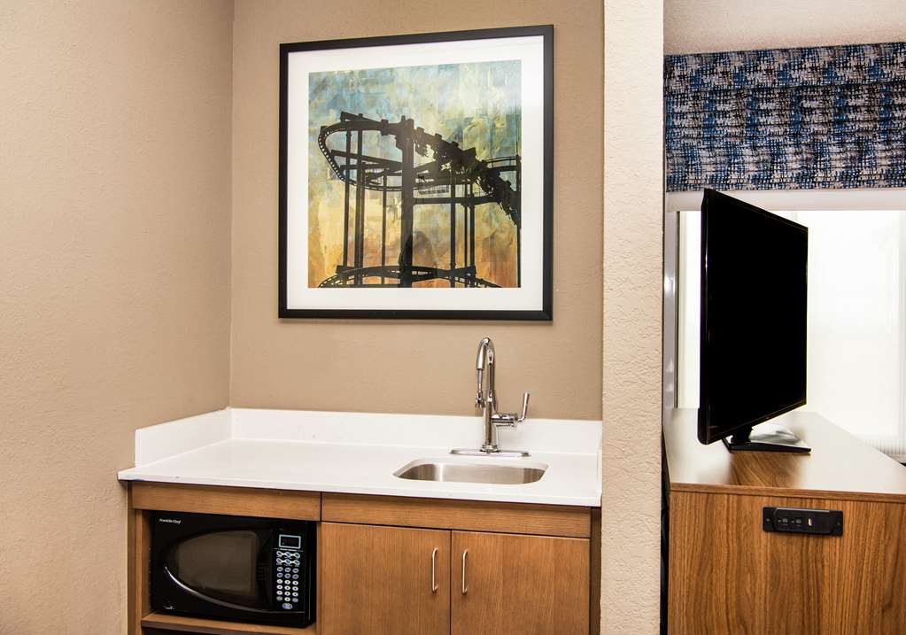 Hampton Inn Erie-South — 5