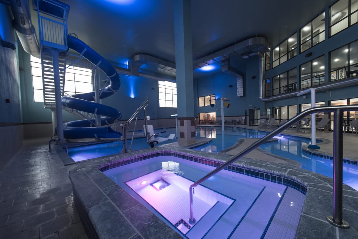 Holiday Inn Express & Suites — 1