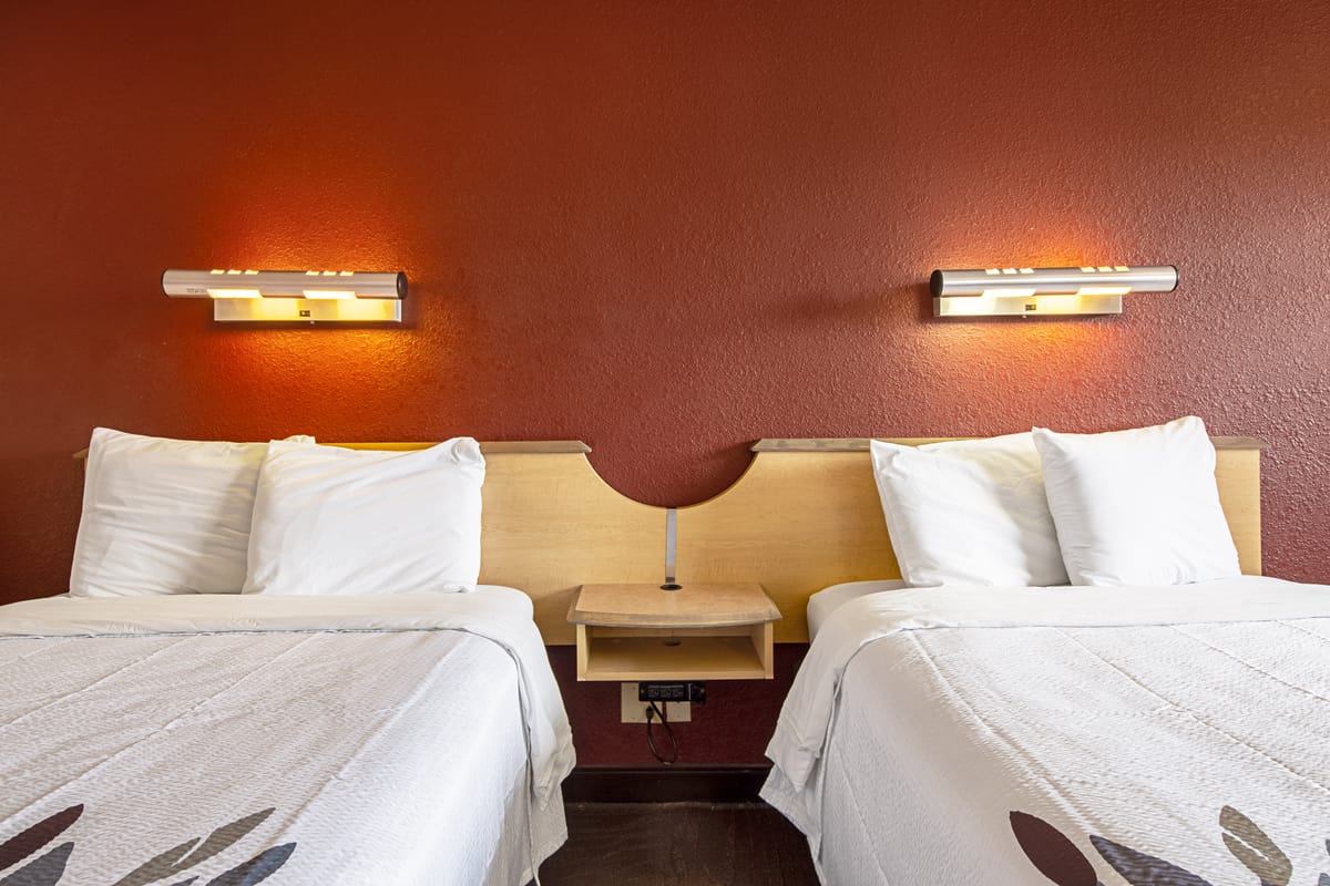 Red Roof Inn Erie – I-90 — 5