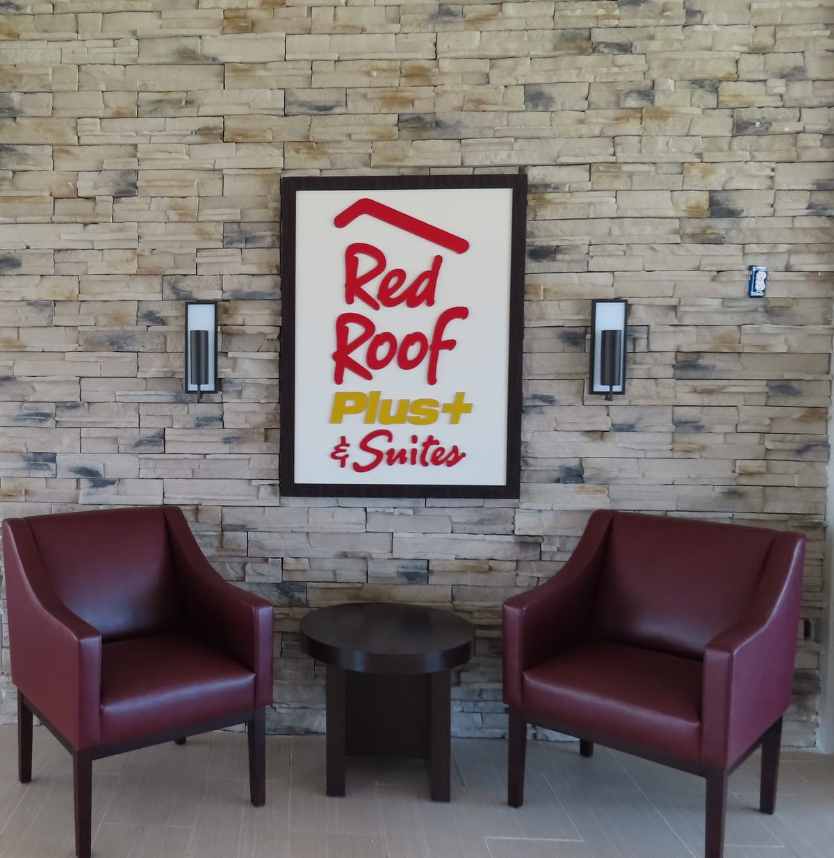 Red Roof PLUS+ & Suites Erie — 5
