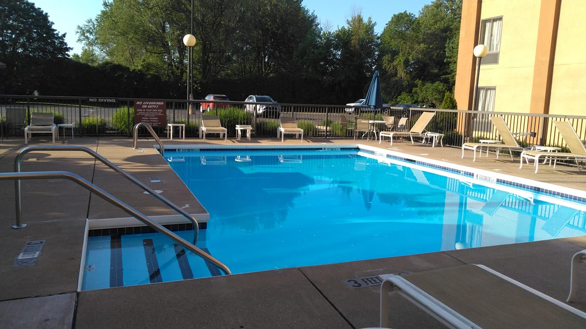 SureStay Plus Presque Isle Erie — 5