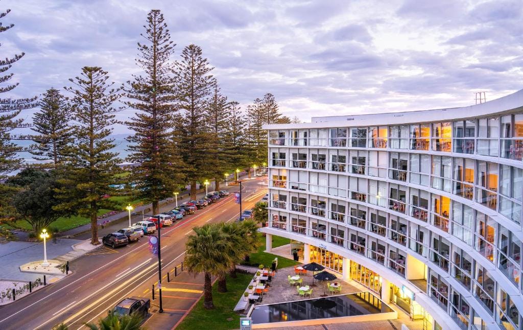 Scenic Hotel Te Pania — 1