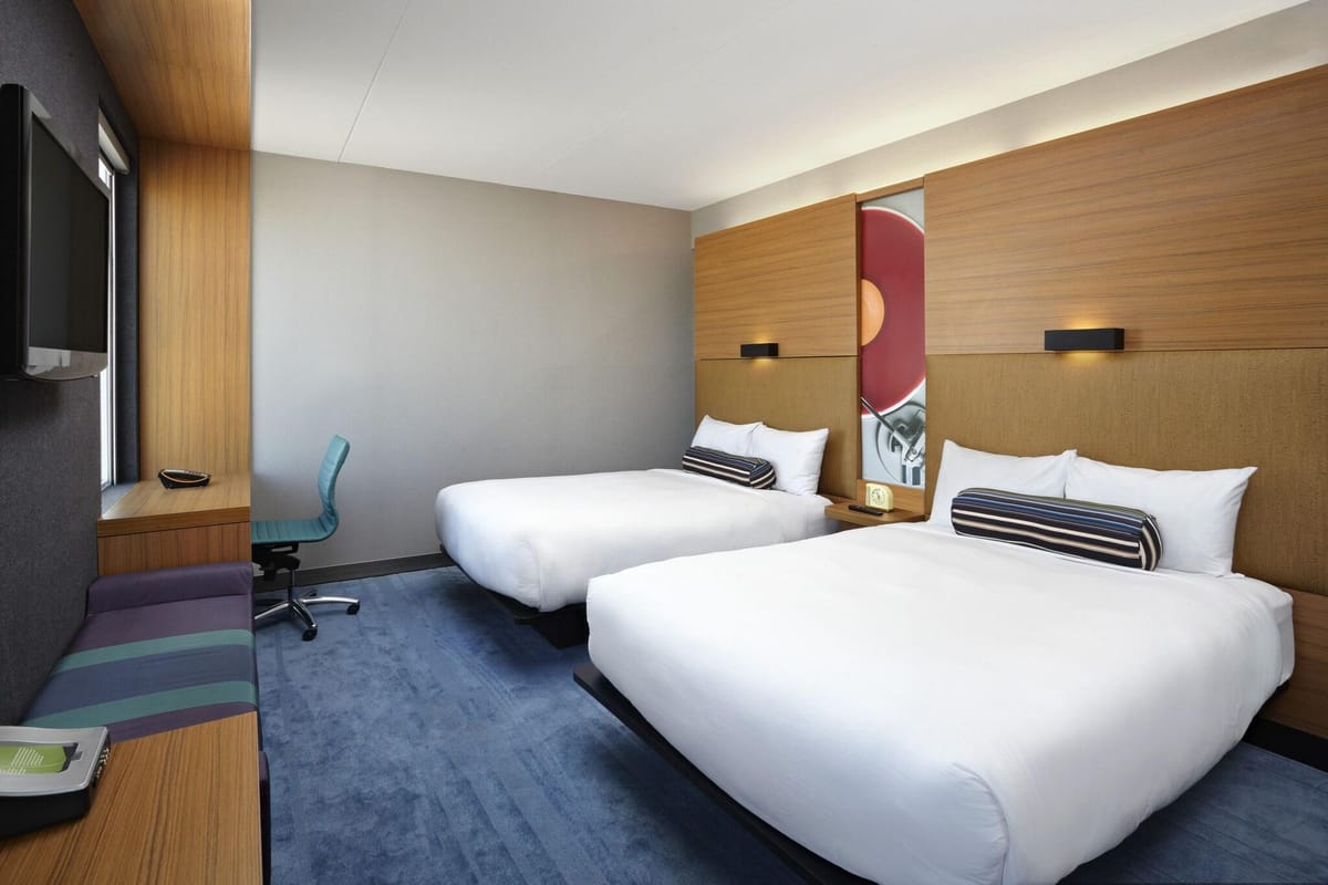 Aloft by Marriott Vaughan Mills — 4