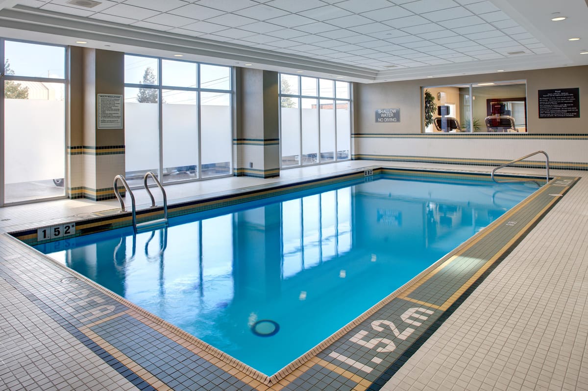 Hampton Inn & Suites by Hilton Toronto Airport — 4