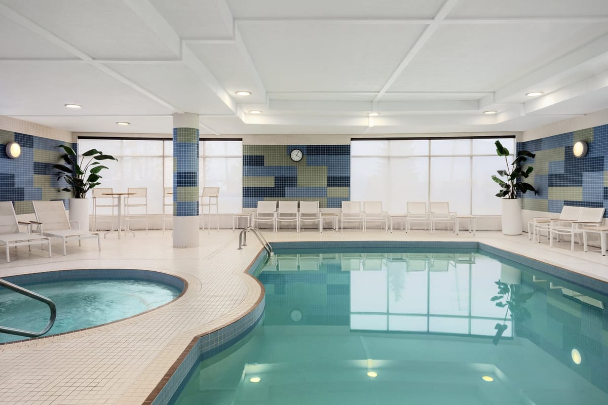 Holiday Inn Express & Suites Vaughan-Southwest by IHG — 2