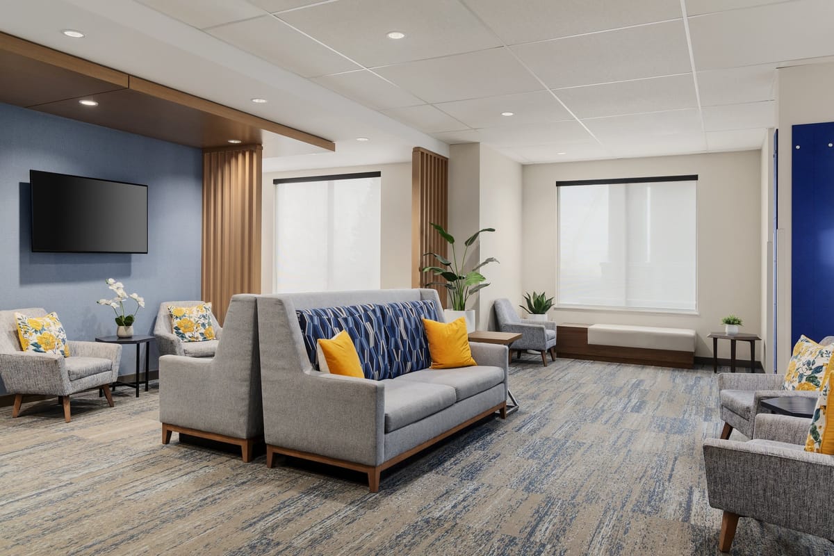Holiday Inn Express & Suites Vaughan-Southwest by IHG — 4