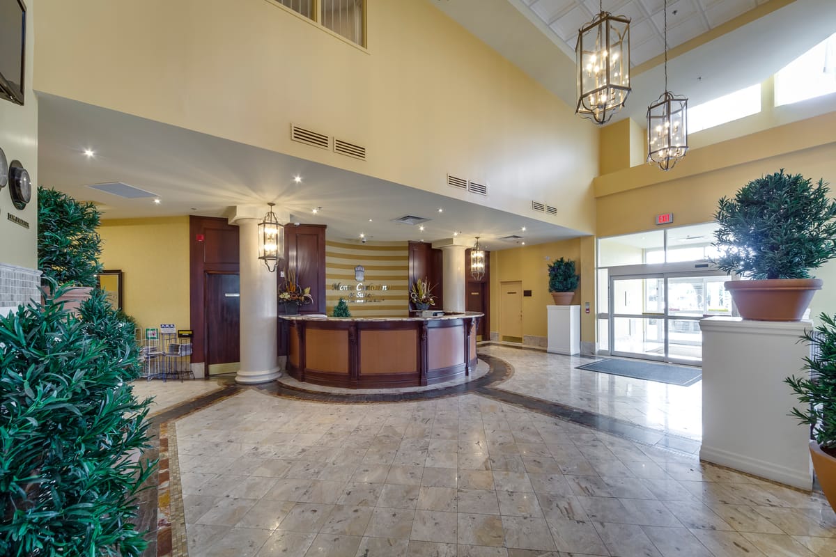 Monte Carlo Inn & Suites - Downtown Markham — 4