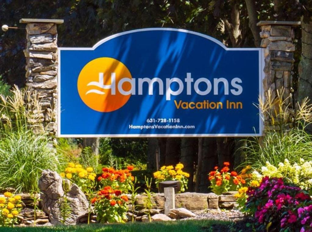 Hamptons Vacation Inn — 1
