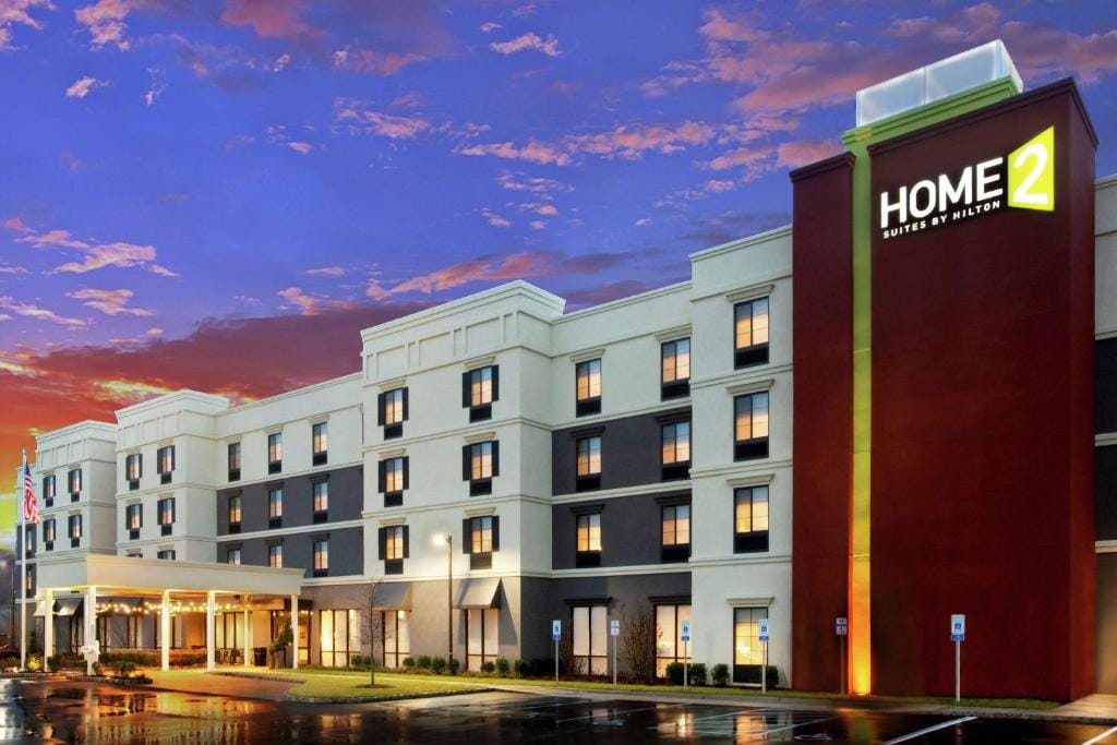 Home2 Suites by Hilton Long Island Brookhaven — 1