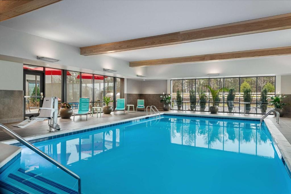Home2 Suites by Hilton Long Island Brookhaven — 4
