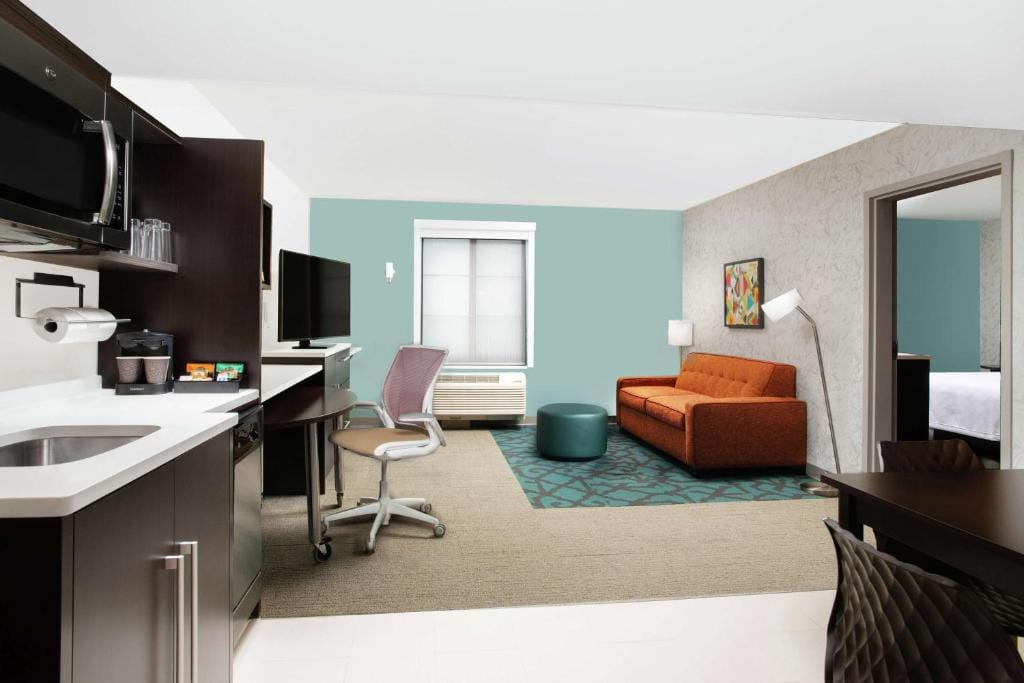 Home2 Suites by Hilton Long Island Brookhaven — 5