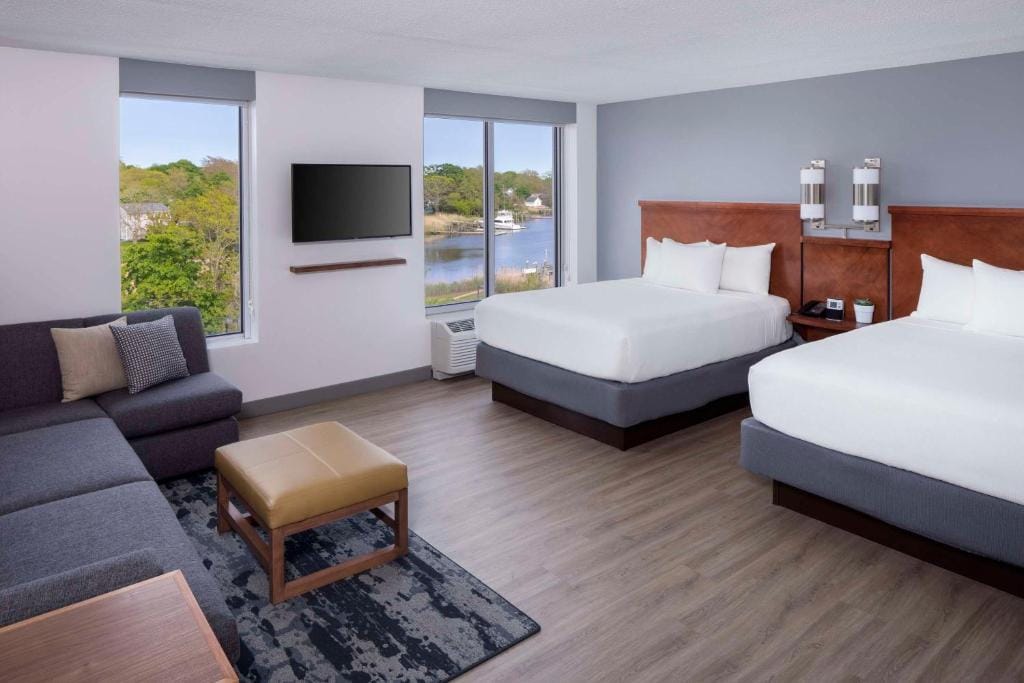 Hyatt Place Long Island East End — 2