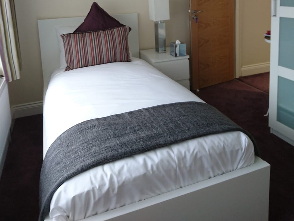 Dakota Guesthouse, Baginton — 5