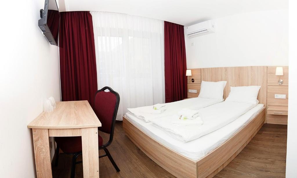 Hotel Otopeni — 2