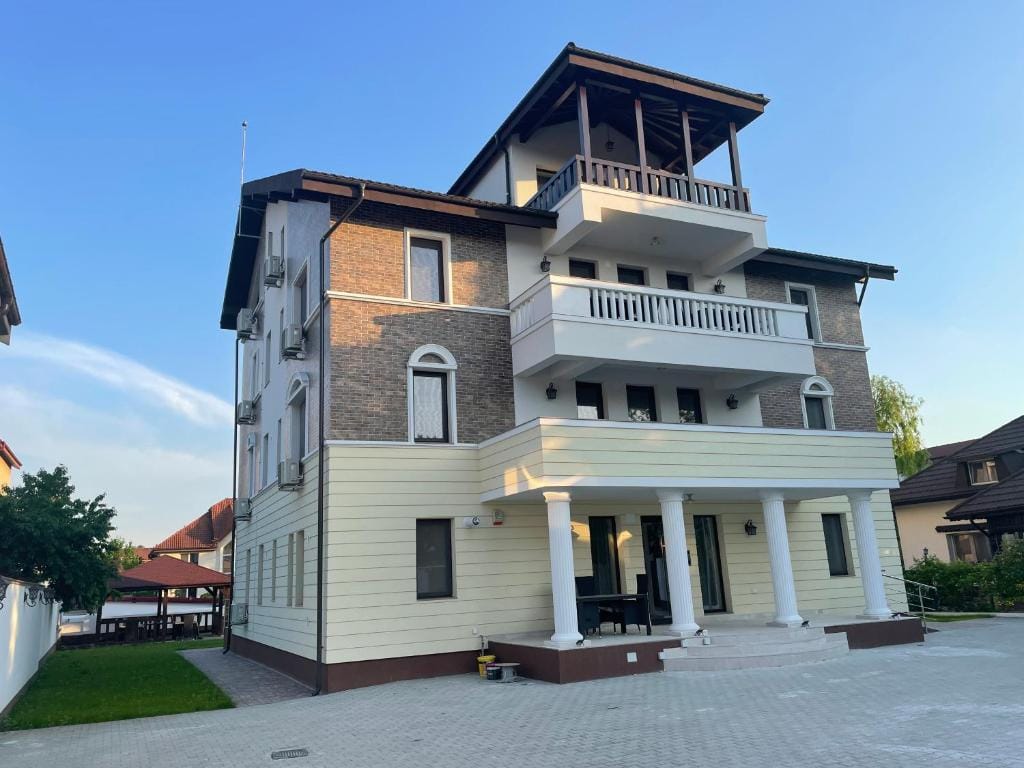 Iarca Inn — 1