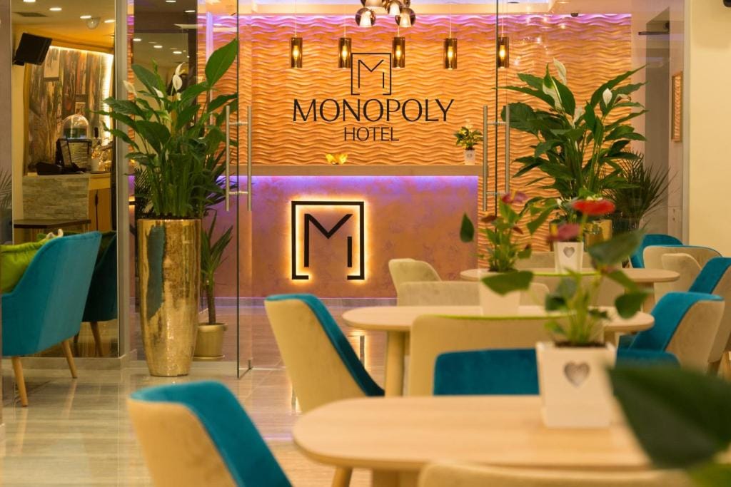 Monopoly Hotel — 1