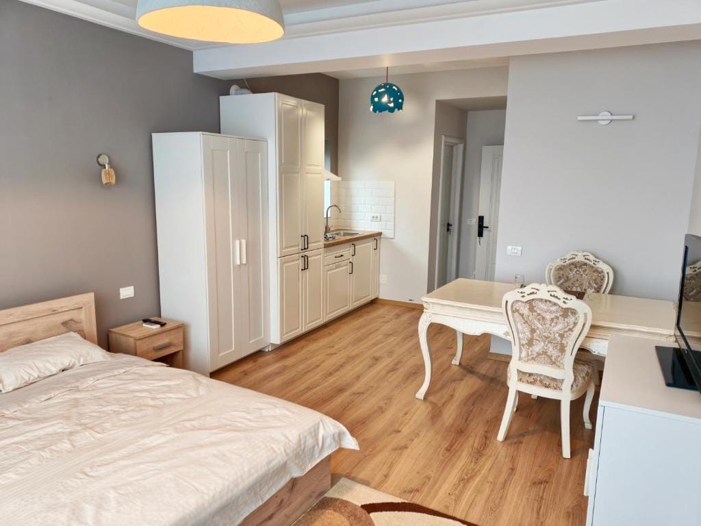 Otopeni Garden Guesthouse — 4