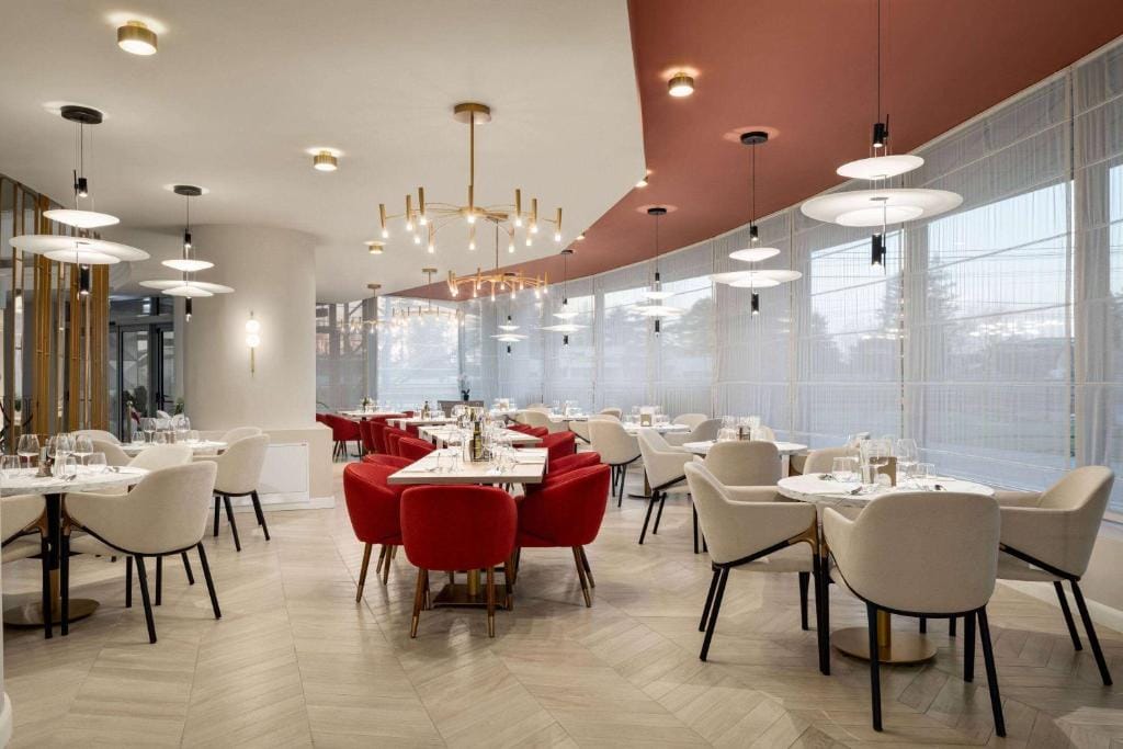 Ramada by Wyndham Bucharest Otopeni Airport — 5