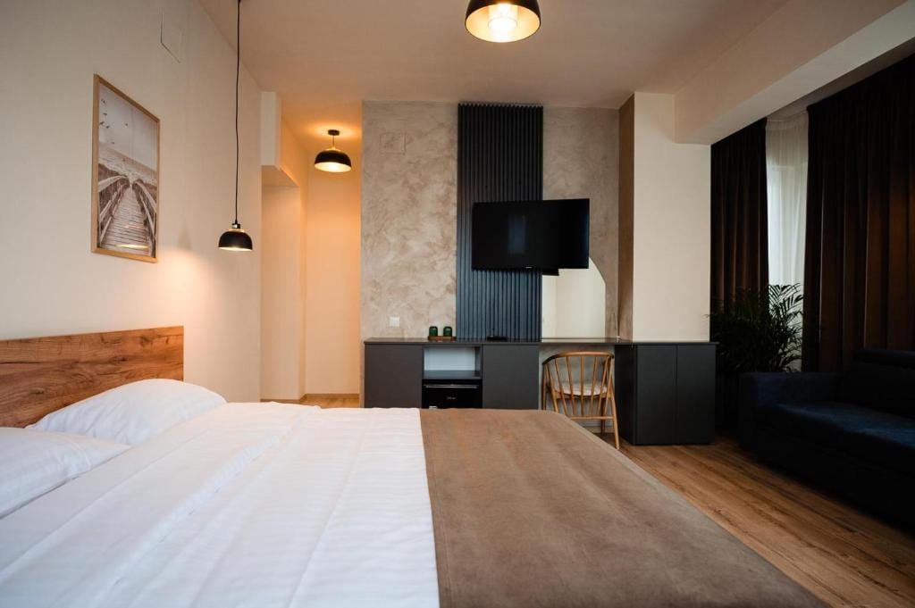 Stay At Georges And Fly — 2