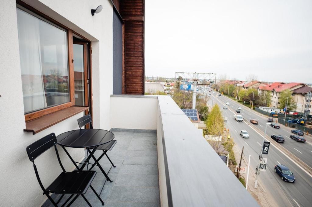 Stay At Georges And Fly — 5