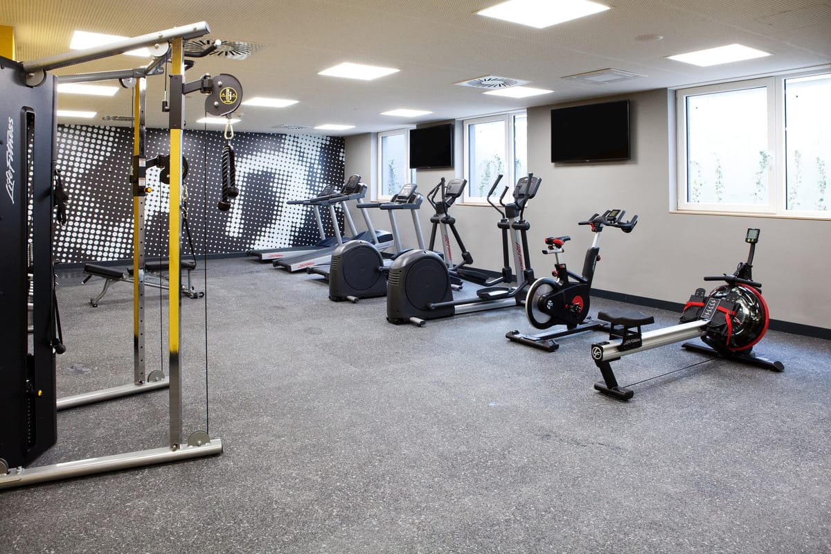 Hampton by Hilton Munich Airport South — 5