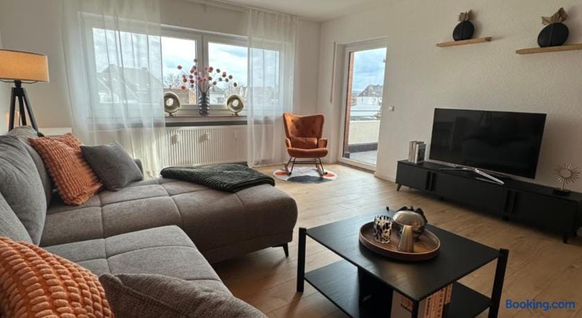 Premium Apartment Euskirchen Zentrum - Balkon & Parkplatz — 1