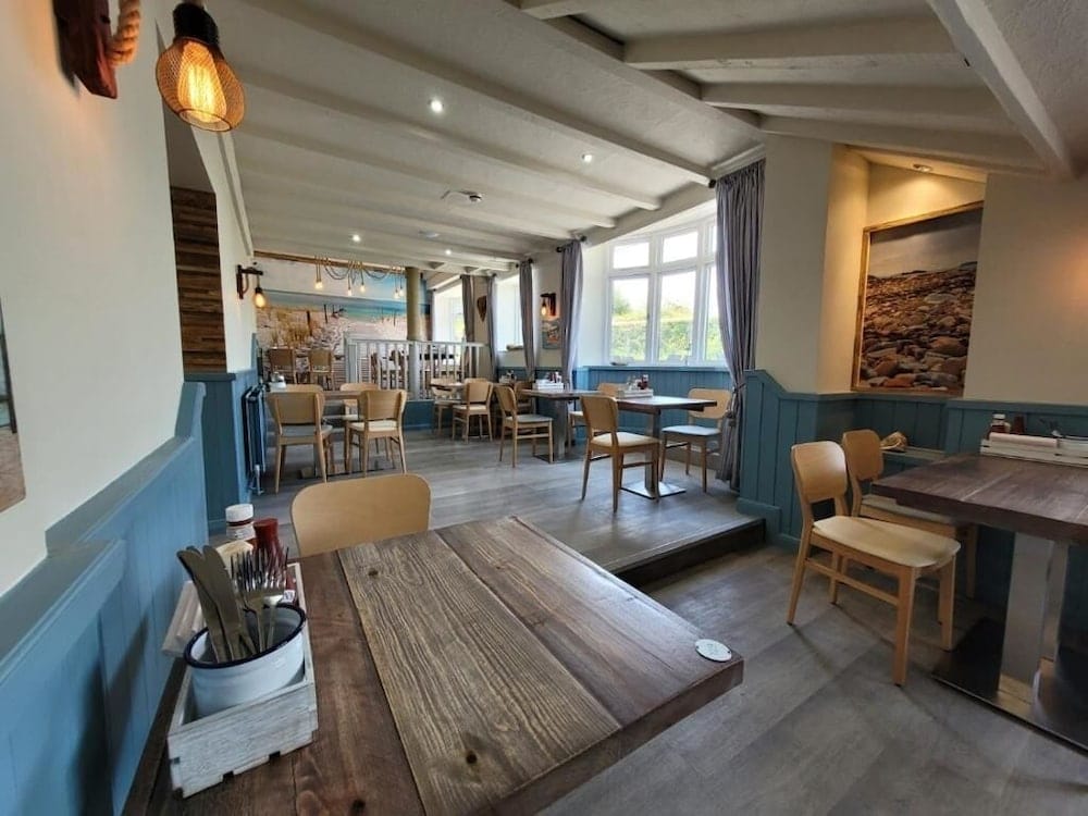 South Sands Hotel — 2