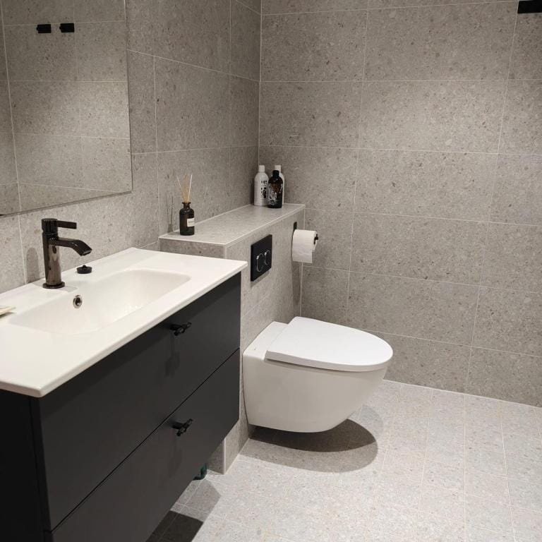 Fully Renovated & Stylish Apartment in the Heart of the City Centre — 3