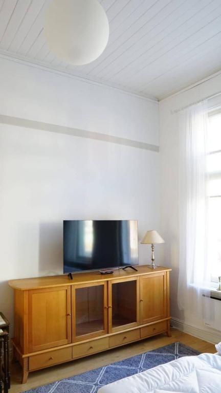 Wanha Rovastiinna, SELF-SERVICE Unique city apartment, FREE WiFi — 3