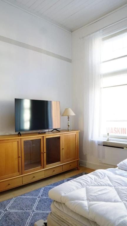 Wanha Rovastiinna, SELF-SERVICE Unique city apartment, FREE WiFi — 4