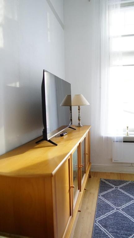 Wanha Rovastiinna, SELF-SERVICE Unique city apartment, FREE WiFi — 5
