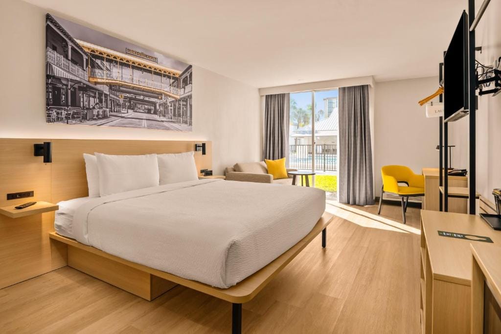 B&B HOTEL Orlando International Drive near Universal - Newly Renovated! — 2