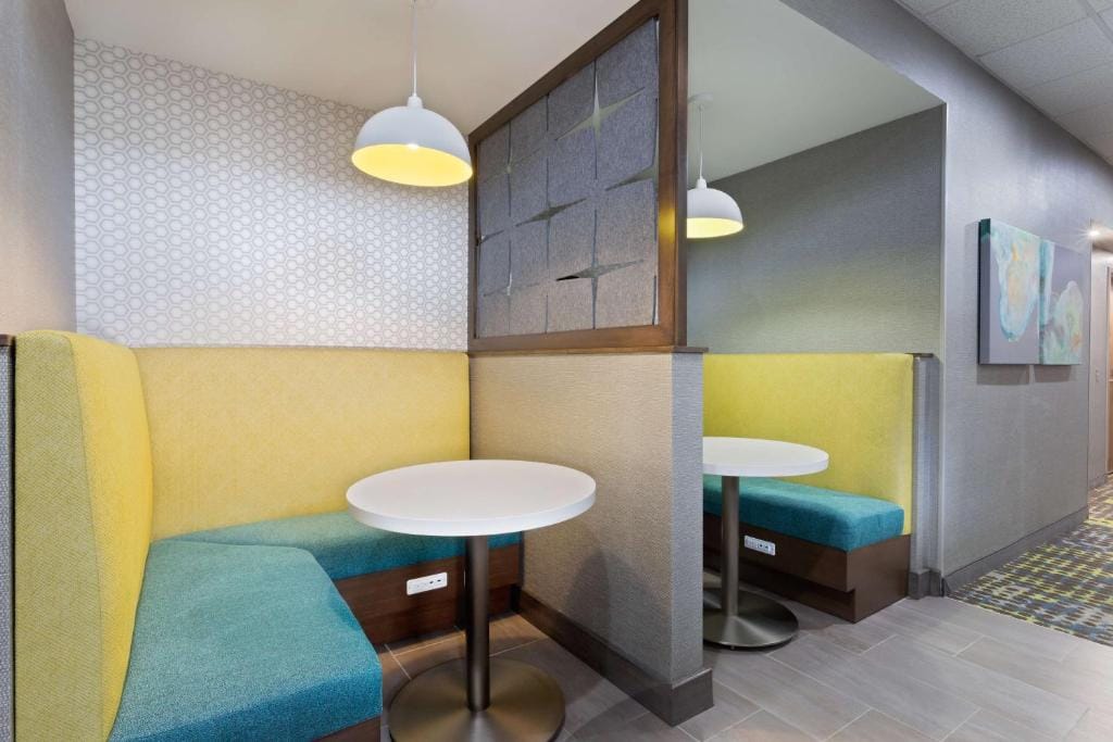 Hampton Inn & Suites Orlando International Drive North — 3