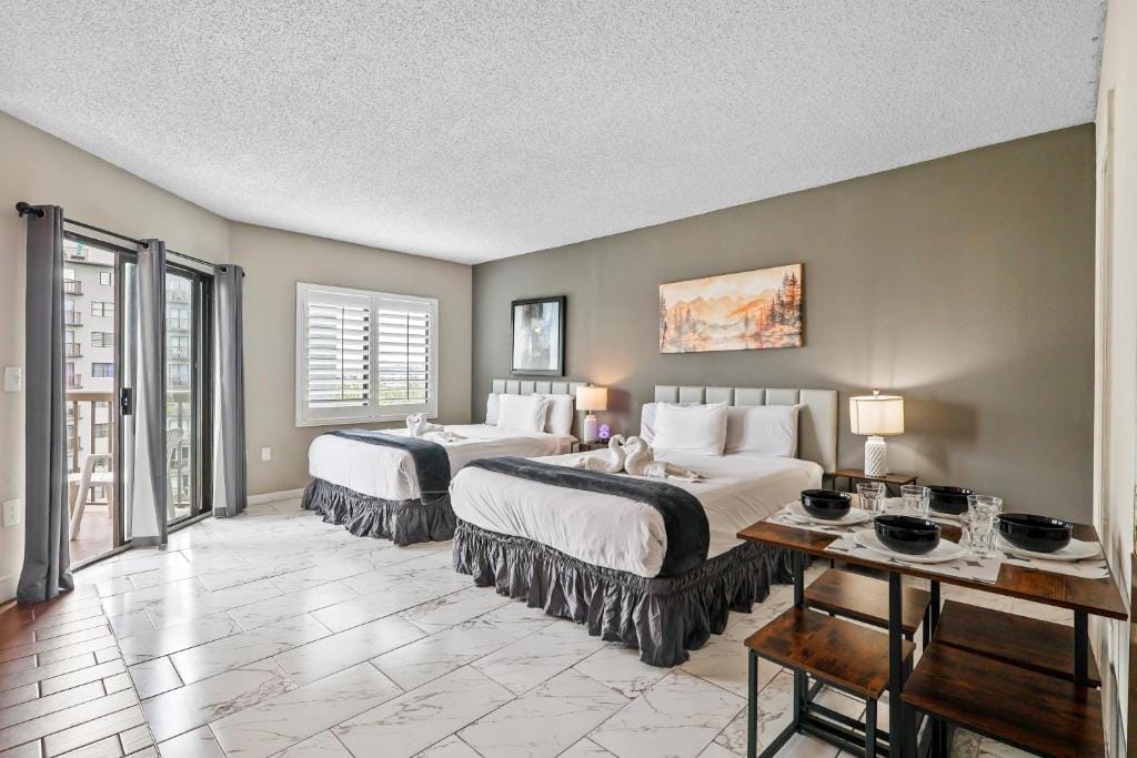Studio Condo Near Universal I-Drive w Kitchenette — 1