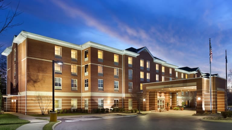 Hampton Inn & Suites Williamsburg Historic District — 2
