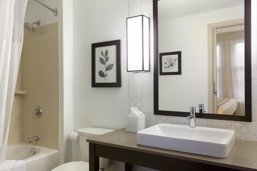 Country Inn & Suites by Radisson, Bloomington at Mall of America — 3