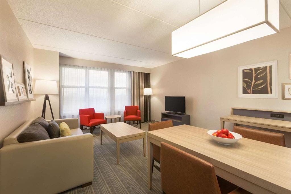 Country Inn & Suites by Radisson, Bloomington at Mall of America — 5