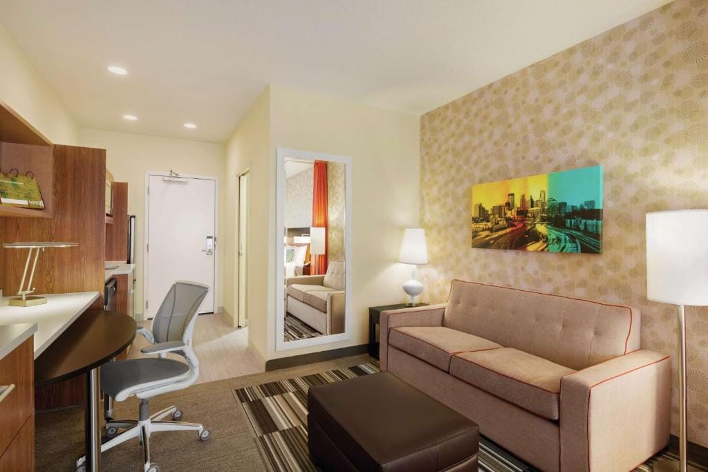 Home2 Suites by Hilton Minneapolis Bloomington — 2