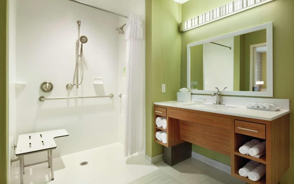 Home2 Suites by Hilton Minneapolis Bloomington — 3