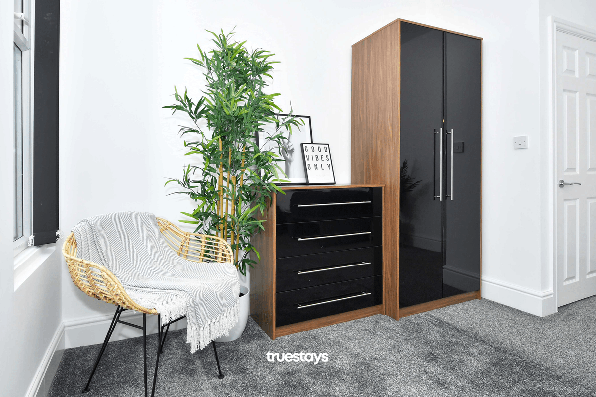 Gilman House by Truestays | Short Term Accommodation Hanley, Stoke-on-Trent — 3