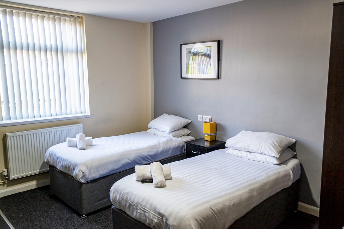 Lymedale Suites - Aparthotel — 3