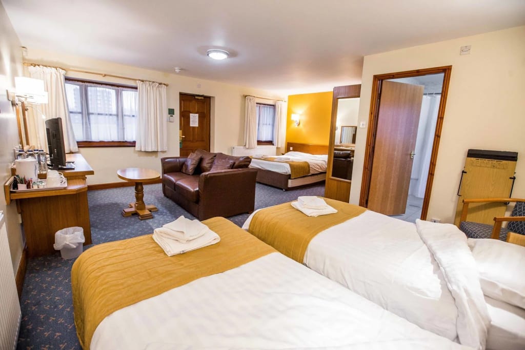 Tollgate Hotel & Leisure — 1