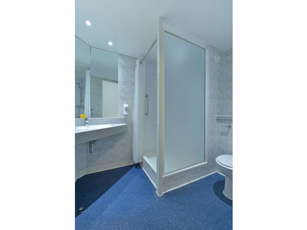 Travelodge Stoke-on-Trent Trentham — 5