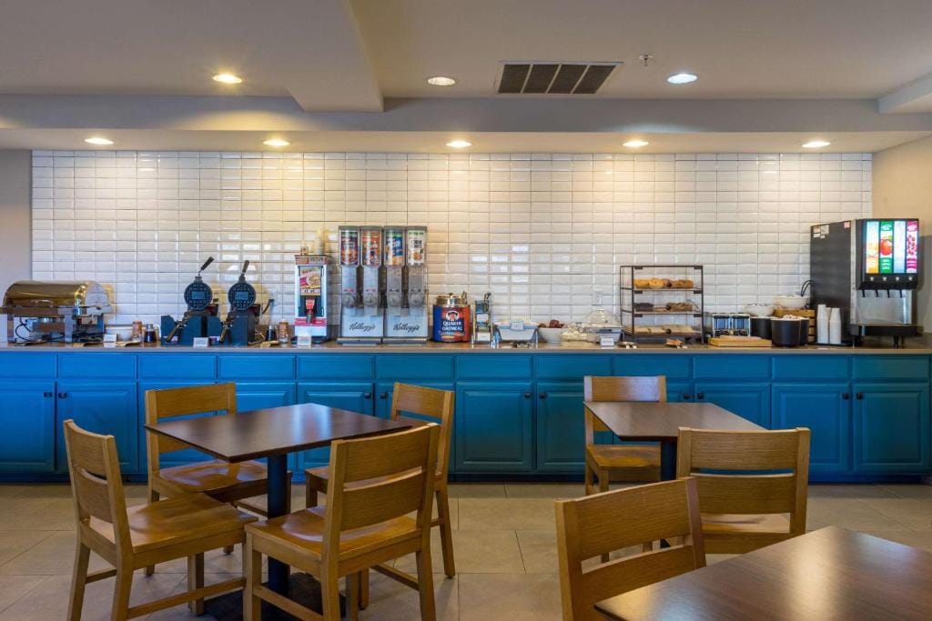 Country Inn & Suites by Radisson, Doswell Kings Dominion , VA — 5