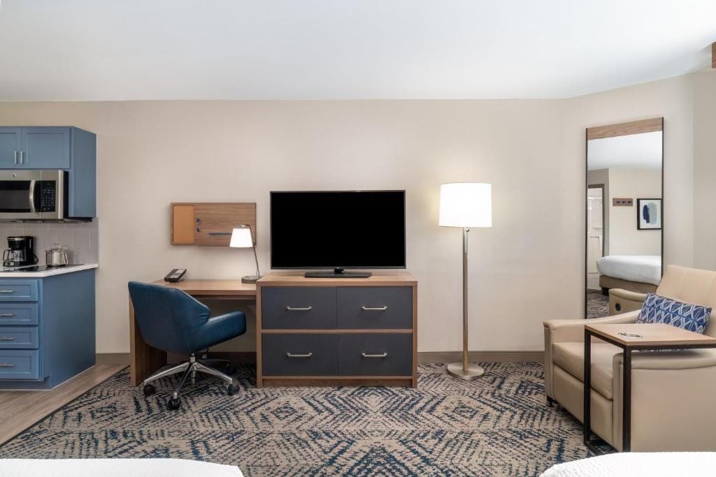 Candlewood Suites El Paso by IHG — 3