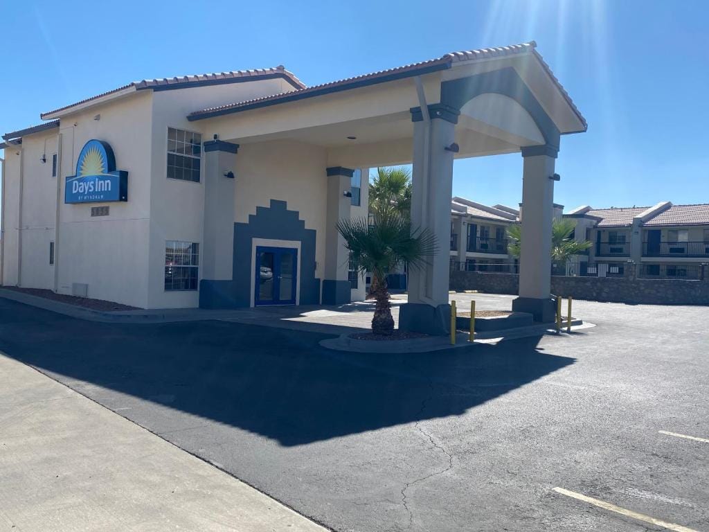 Days Inn by Wyndham El Paso West — 1